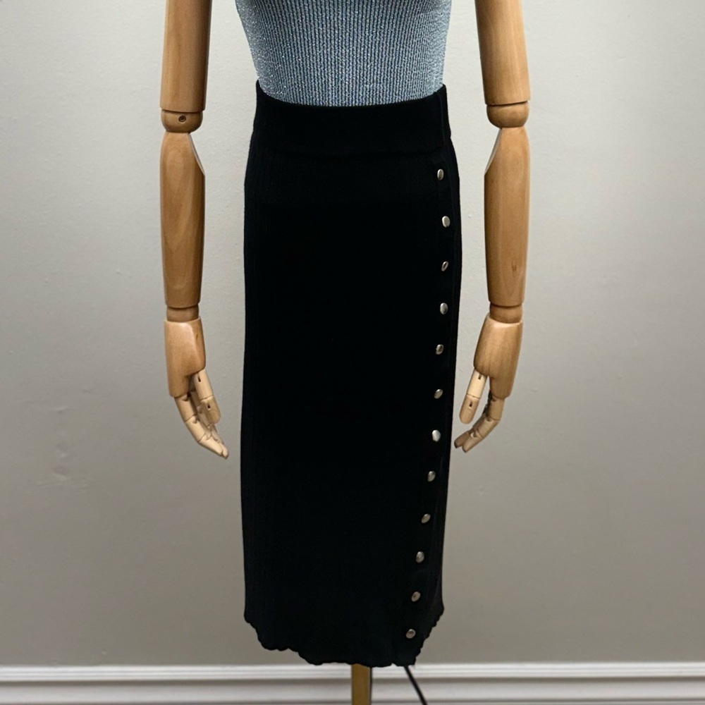 Superdown Black Ribbed Midi Skirt Women’s Size M Viscose Blend